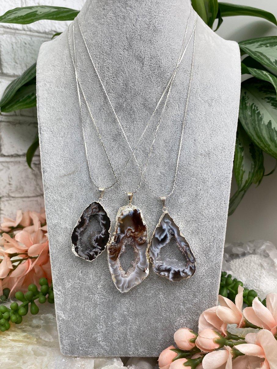 Occco-Geode-Necklace-with-Silver-Plating