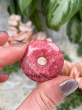 Load image into Gallery: Contempo Crystals - Pink-Thulite-Disc-Pendant - Image 10