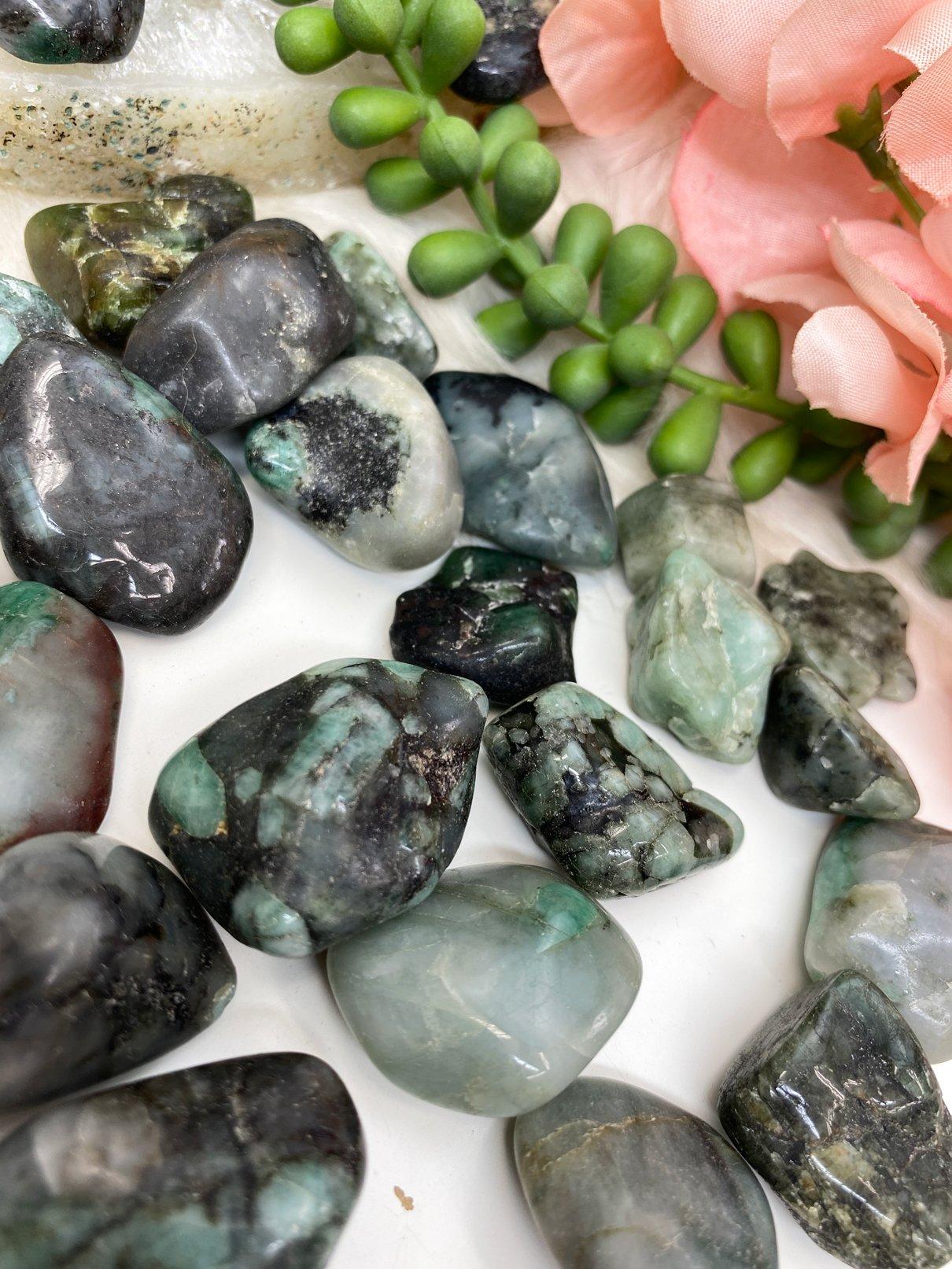 Tumbled-Polished-Green-Matrix-Crystals-for-Sale