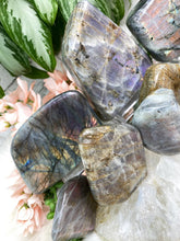 Load image into Gallery: Contempo Crystals - Purple-Pink-Flash-Labradorite - Image 7