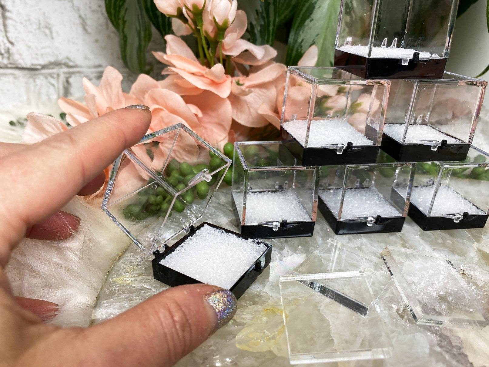 Small crystal mineral perky display box