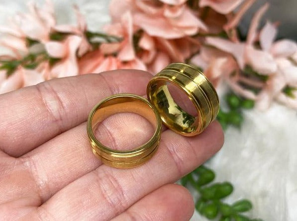 Small gold crystal ring sphere holder