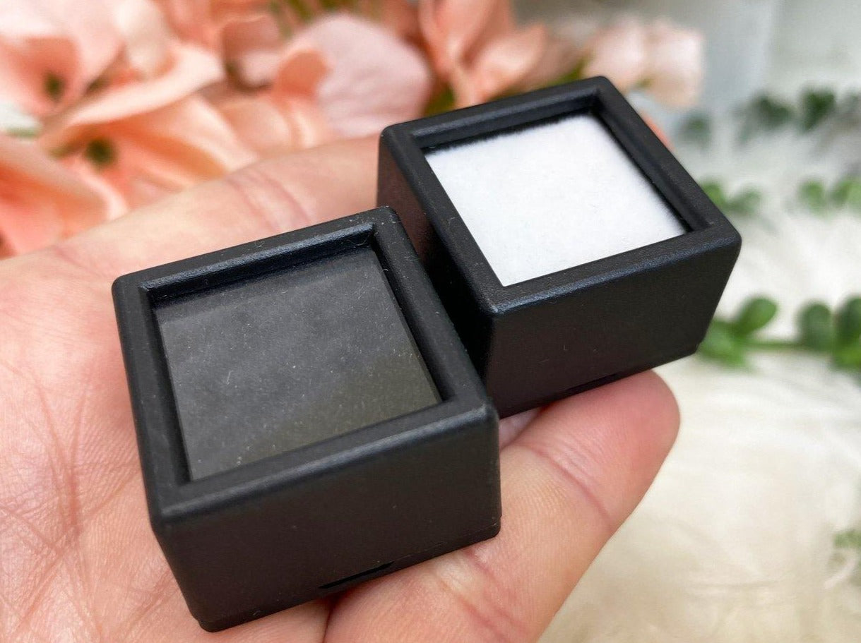 Small reversible black white cushion gemstone crystal case