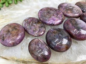 Contempo Crystals - Star-Ruby-Worry-Stones - Image 3