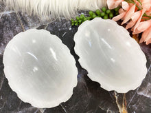 Load image into Gallery: Contempo Crystals - White-Scallop-Selenite-Crystal-Bowls - Image 1