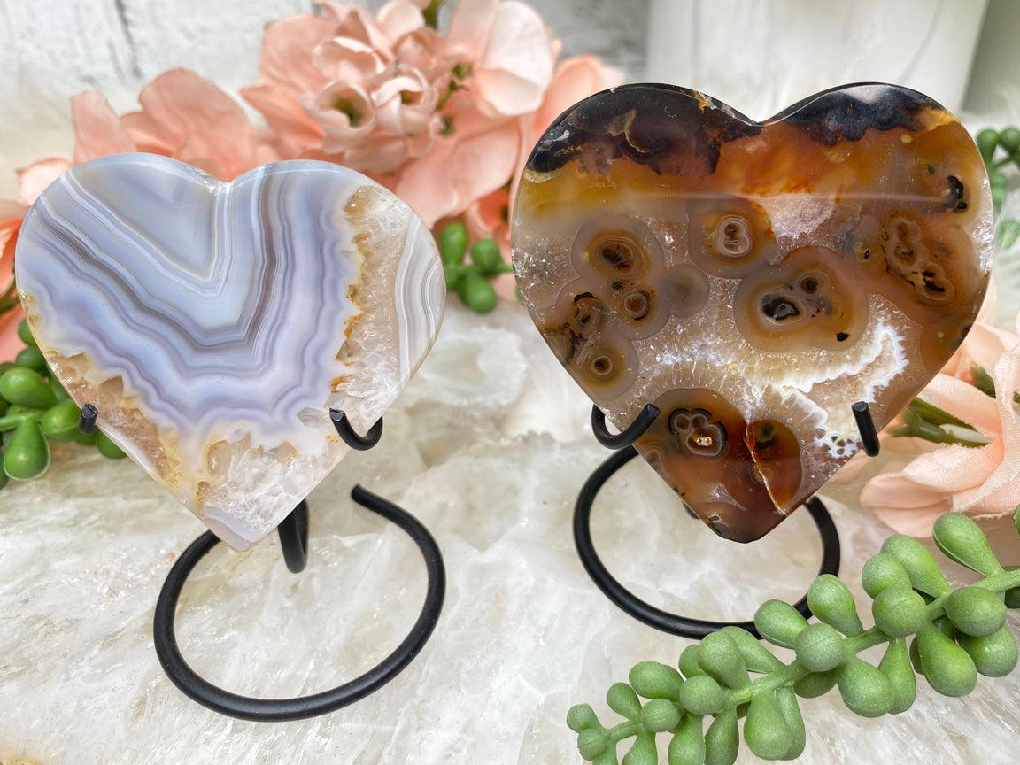 agate-heart-slices-in-stand