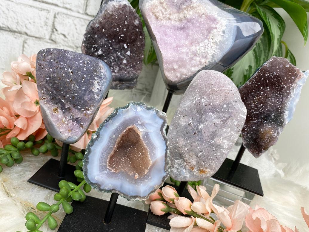 amethyst-agate-crystals-on-metal-stands
