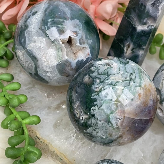 moss-agate-spheres-and-points