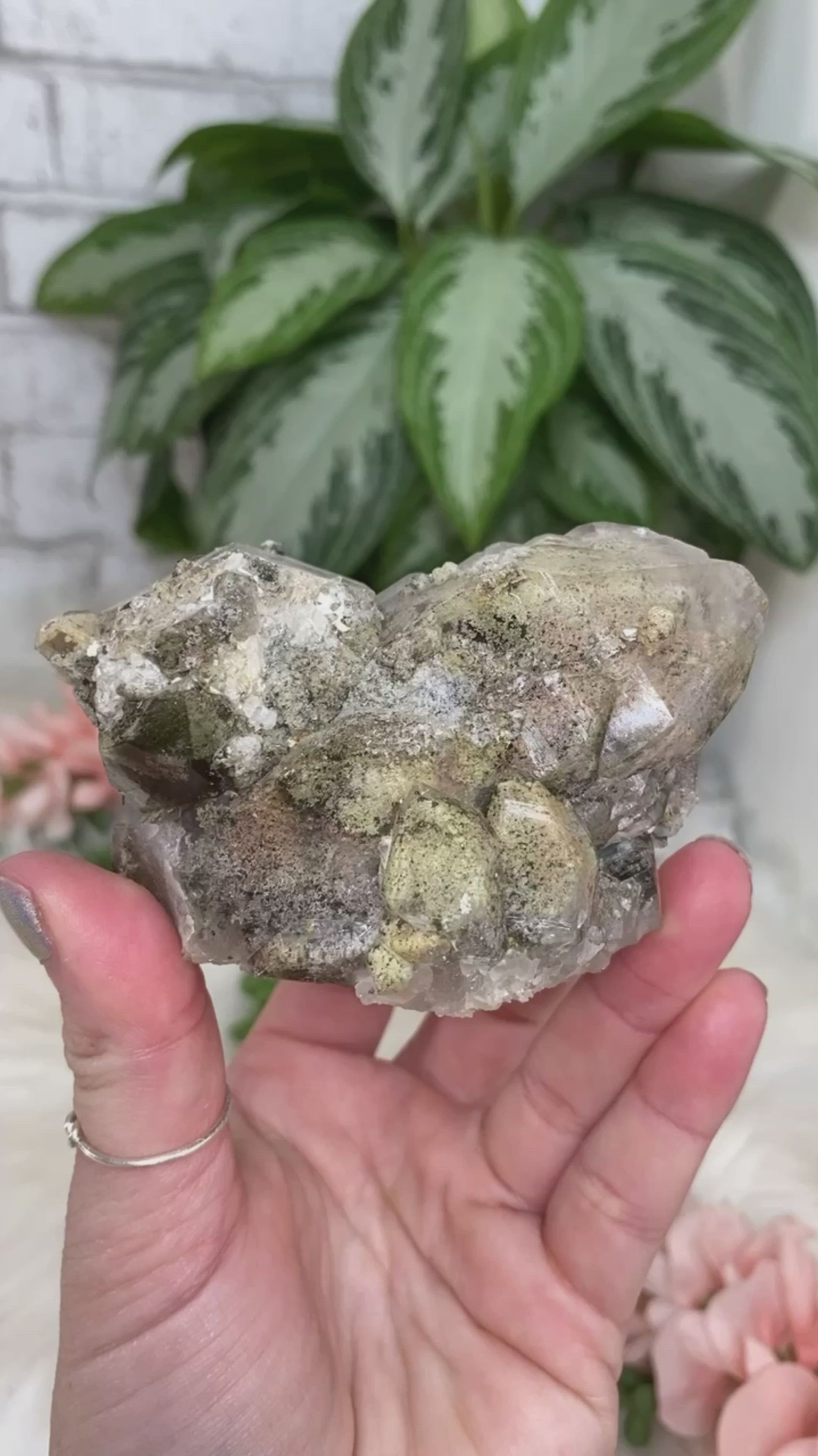 Lodolite quartz clusters video