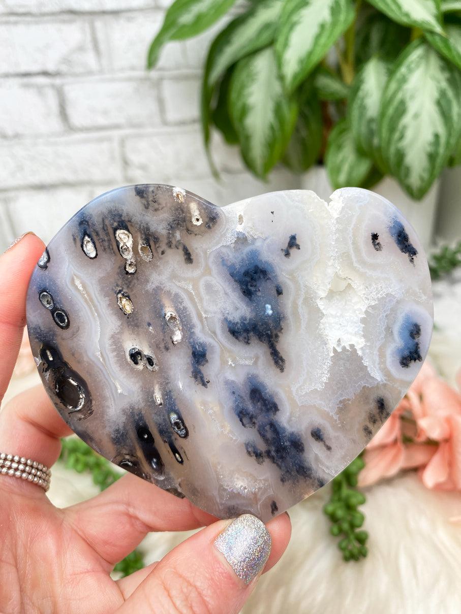 black-white-agate-heart