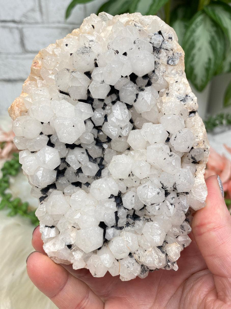 black-white-madagascar-quartz