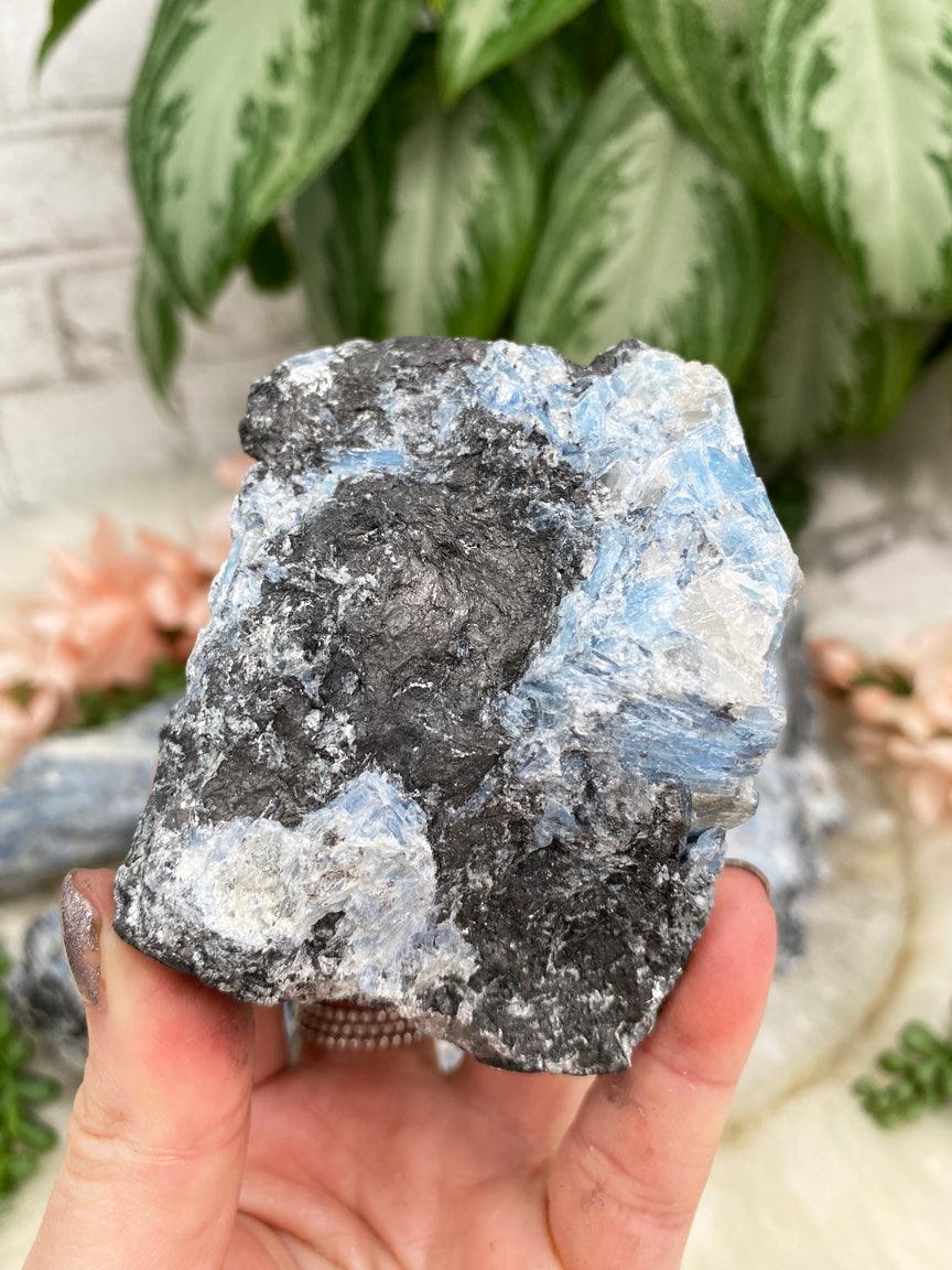 blue-black-kyanite
