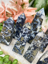 Load image into Gallery: Contempo Crystals - blue-covellite-obelisk-points - Image 7