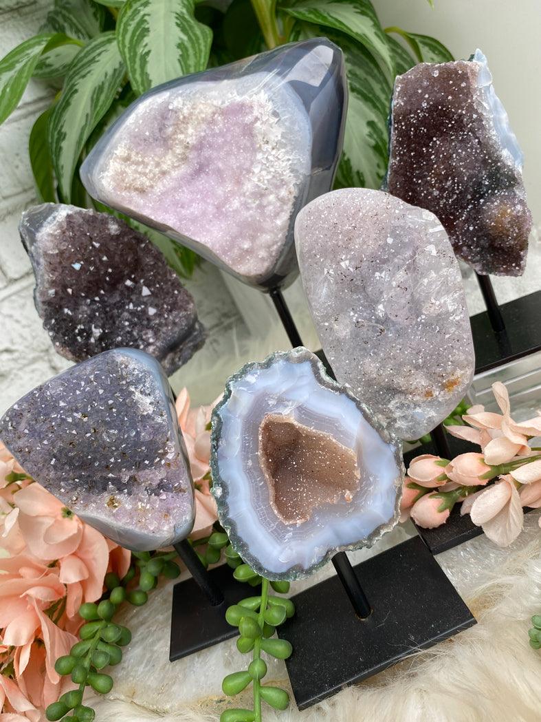 chalcedony-agate-crystals-on-stands