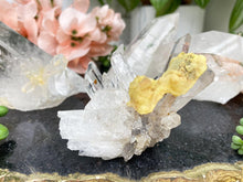 Load image into Gallery: Contempo Crystals - colombian-quartz-with-yellow-chalcedony - Image 9