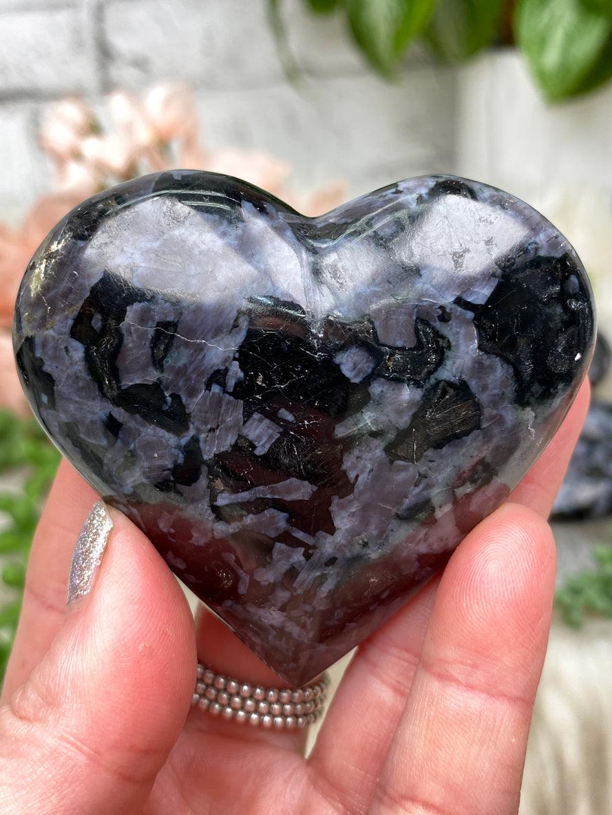 dark-indigo-gabbro-heart