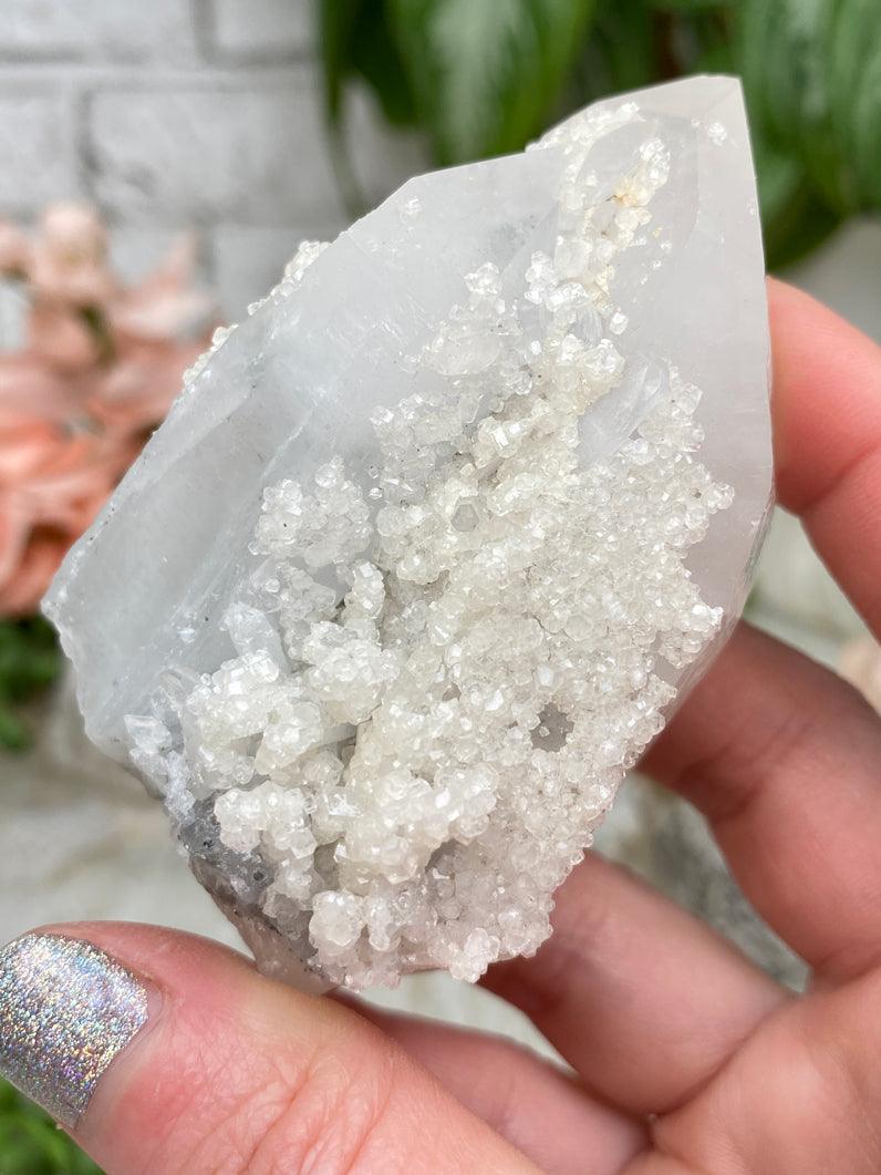 druzy-white-calcite-on-quartz-point