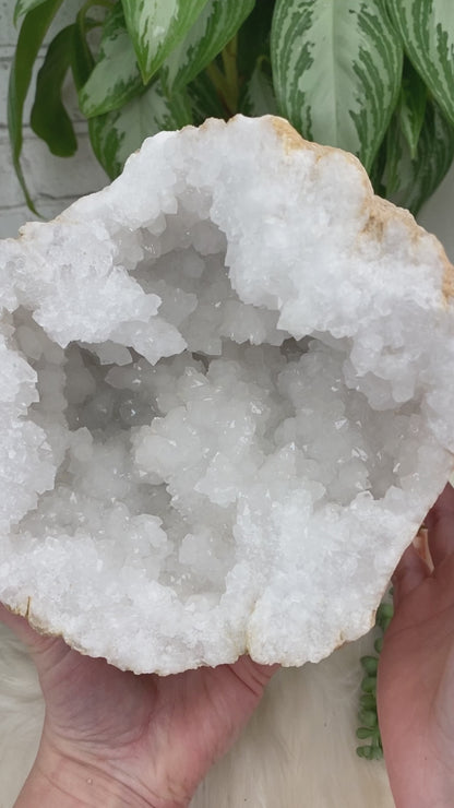 large-morocco-quartz-geode-crystal