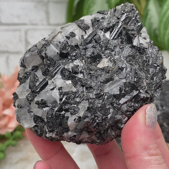 white-quartz-black-tourmaline