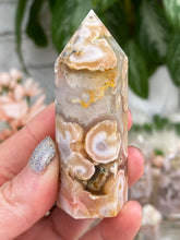 Load image into Gallery: Contempo Crystals - flower-agate-point-with-banding - Image 11