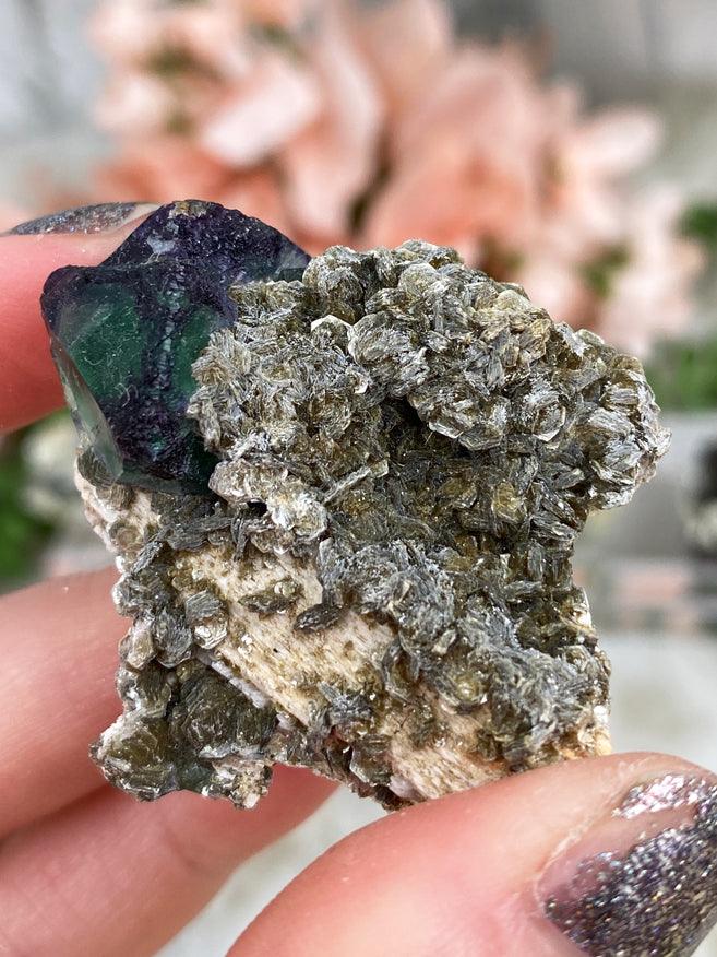 fluorite-mica-albite-crystal