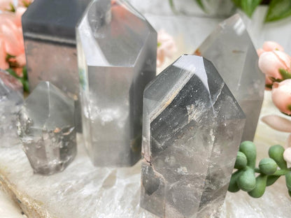 gray-lithium-phantom-quartz-points