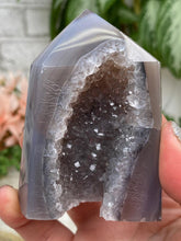 Load image into Gallery: Contempo Crystals - gray-quartz-open-agate-point - Image 13