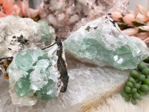 Contempo Crystals - green-apophyllite-and-stilbite-crystals - Image 2