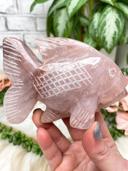 hematoid-rose-quartz-fish