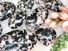 Load image into Gallery: Contempo Crystals -    jasmine-jade-black-pink - Image 1