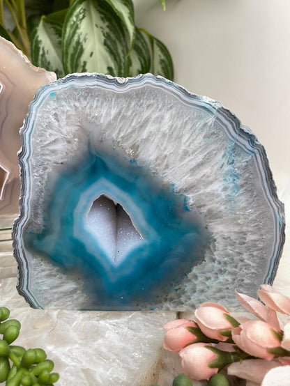 large-dyed-teal-geode