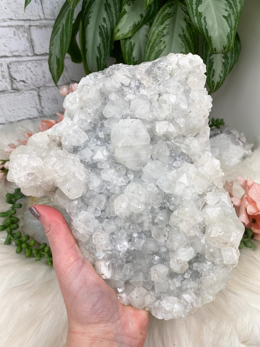 large-light-gray-white-apophyllite