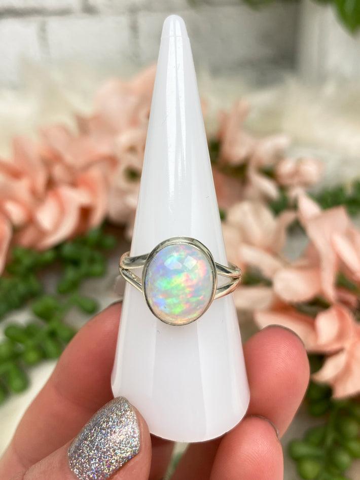 opal-ring-with-rainbow