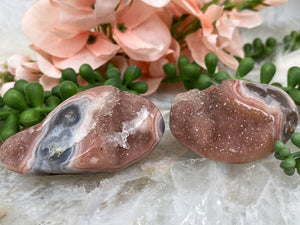 Contempo Crystals - pink-banded-amethyst-with-gray-eyes - Image 4