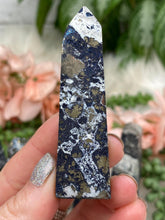 Load image into Gallery: Contempo Crystals - pyrite-blue-covellite-point' - Image 15