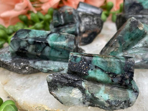 Contempo Crystals - small-emerald-in-matrix - Image 2
