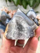 Load image into Gallery: Contempo Crystals - small-gray-quartz-agate-point - Image 21