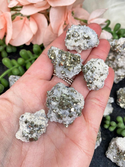 small-quartz-pyrite-clusters