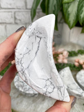 Load image into Gallery: Contempo Crystals - white-howlite-moon-ring-dish - Image 9