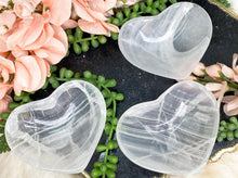 Load image into Gallery: Contempo Crystals - white-onyx-heart-bowls - Image 3